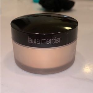Laura mercier brightening powder for under eyes